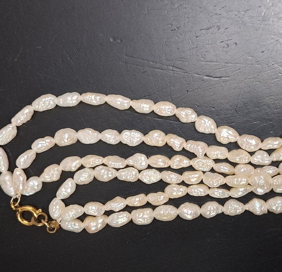 Elegant Vintage Freshwater Rice Pearl Necklace and Bracelet Set - Picture 5 of 5